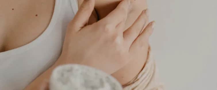 Peeling co to? Poznaj korzyści, rodzaje i zastosowanie peelingu