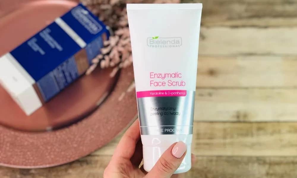 Jaki peeling do cery naczynkowej? Wybierz bezpieczne rozwiązania dla skóry