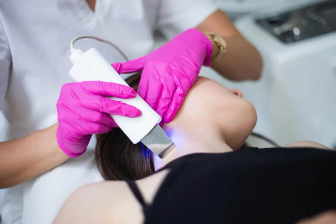 Ile kosztuje peeling kawitacyjny? Sprawdź ceny i oszczędź pieniądze