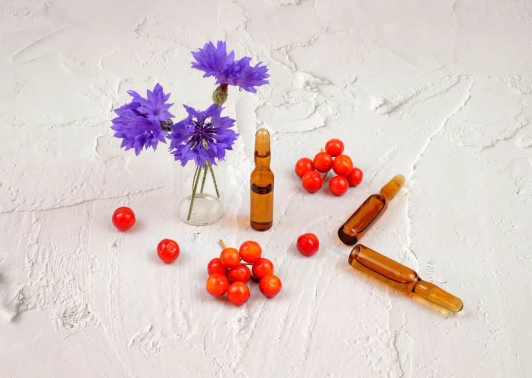 Jakie kosmetyki do mezoterapii bezigłowej są naprawdę skuteczne?